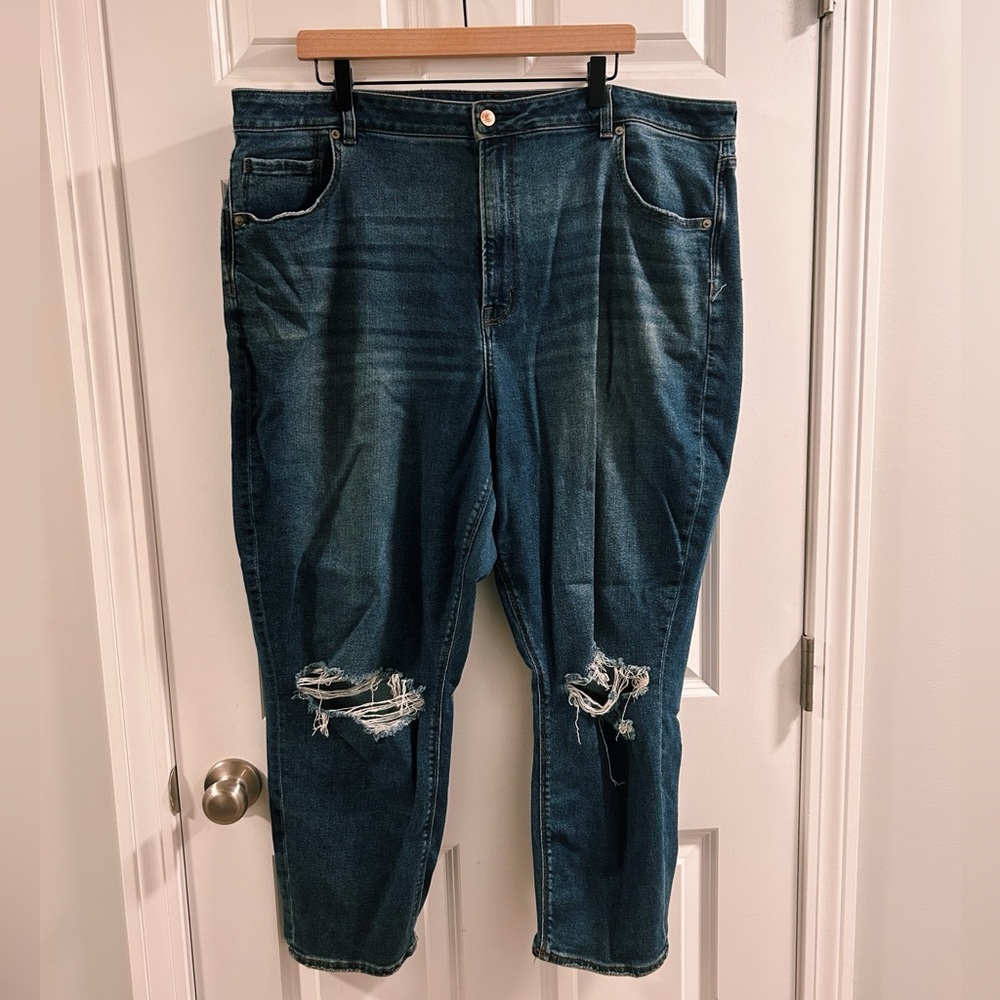 american eagle distressed jeans (short)
